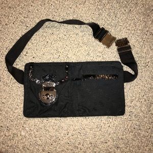 WOMENS “ GUESS “ PHANNY PACK!!